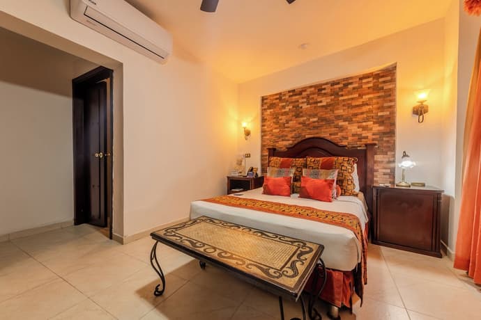 Hotel Dorado Plaza Calle del Arsenal