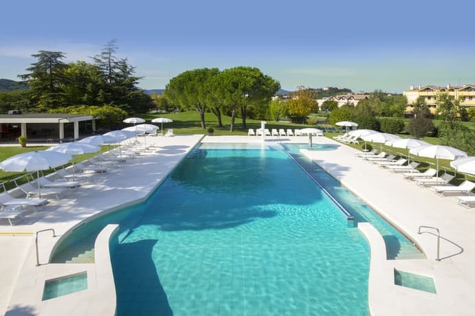 Hotel Smeraldo, Primary image