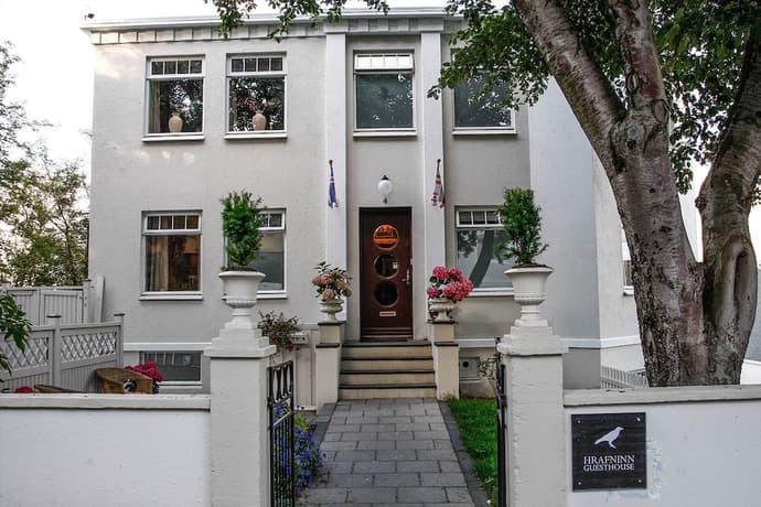 Hrafninn Guesthouse, 