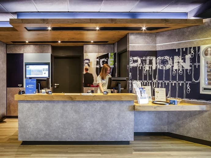 ibis budget Courbevoie Paris la Defense 1