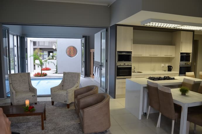 Be Still Accommodation, Primary image