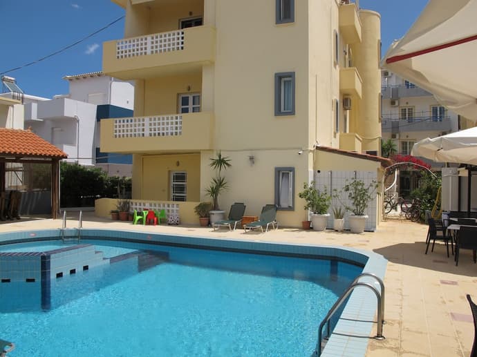 Albatross Studios & Apartments