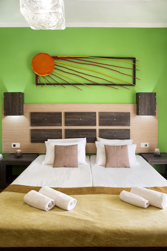 Acapulco Marinos Studios & Apartments