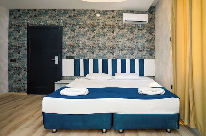 Miss Cleopatra Hotel, Primary image