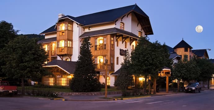Le Village Hotel y Cabañas