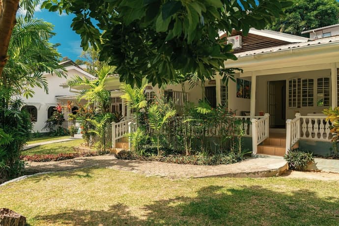 Beau Vallon Bungalows