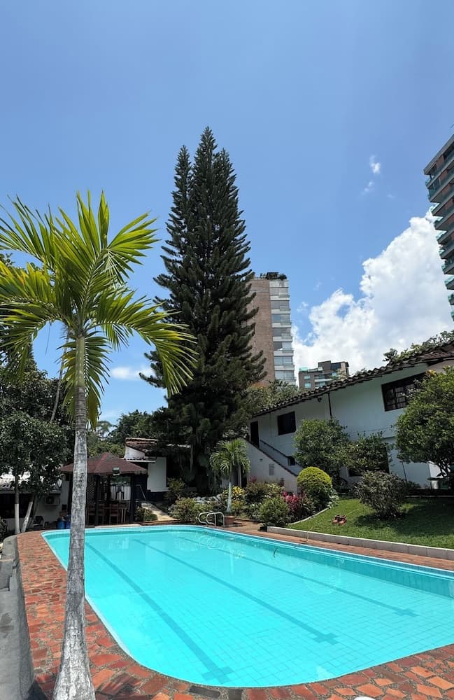 Premium Real, Primary image