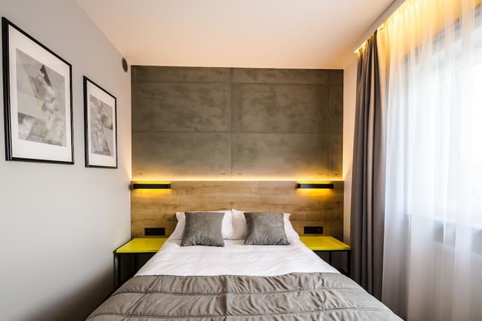 Air Hotel, Primary image