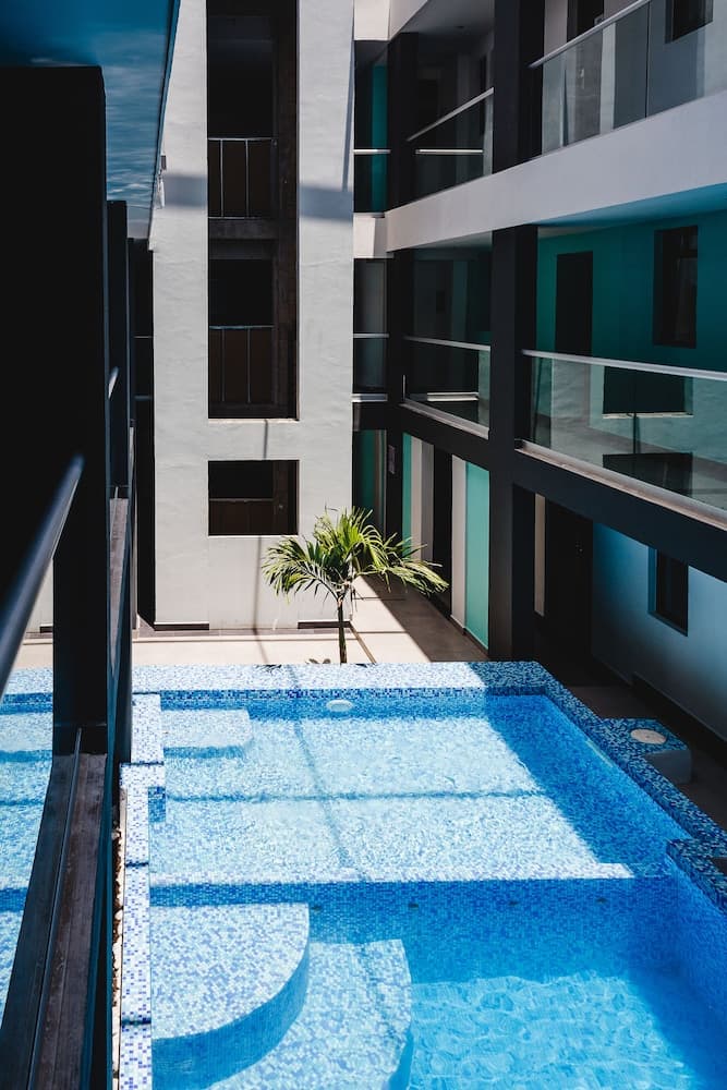 Hotel Flamingo, Primary image