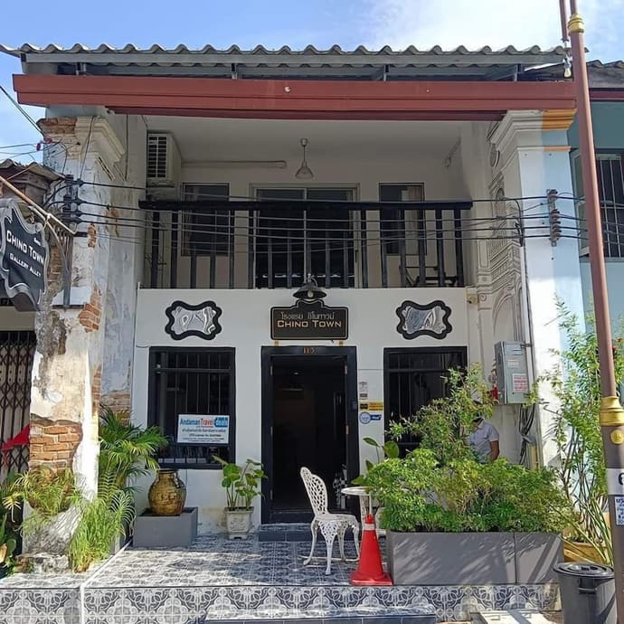 Chino Town Gallery Alley