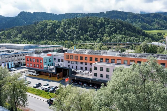 Hwest Hotel Hall, Primary image