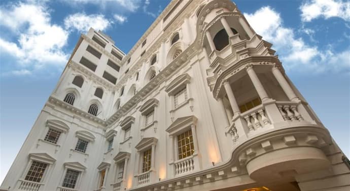 Luxus Grand Hotel, Primary image