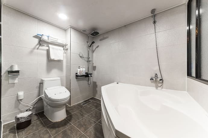 Restia Stay Suwon Station