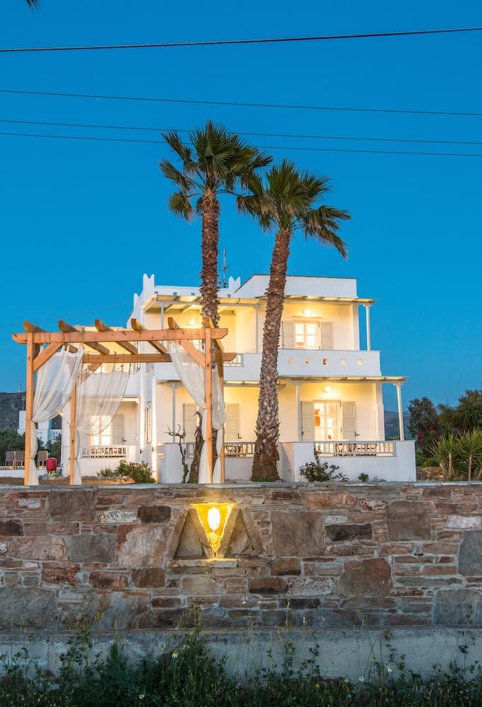 Ktima Bianco, Primary image