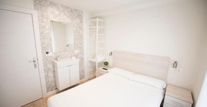 Happy Hostal Carrales, Room