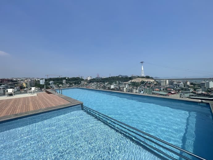 The Light Hotel, Primary image