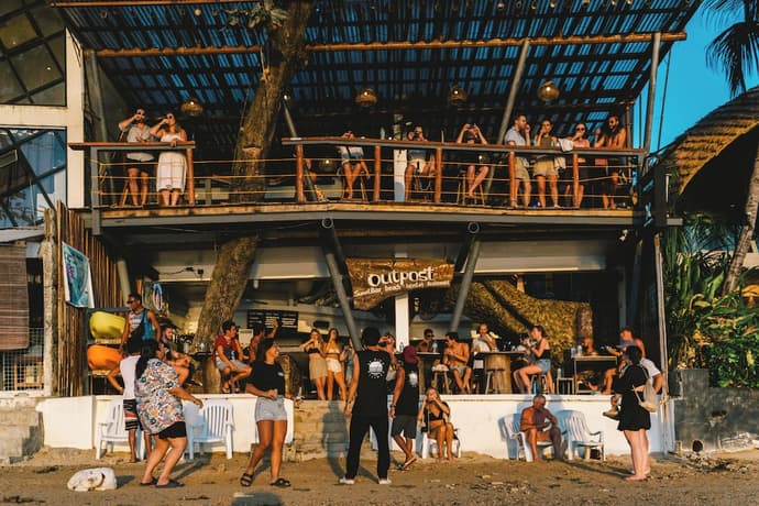 Outpost Beach Hostel - Adults Only