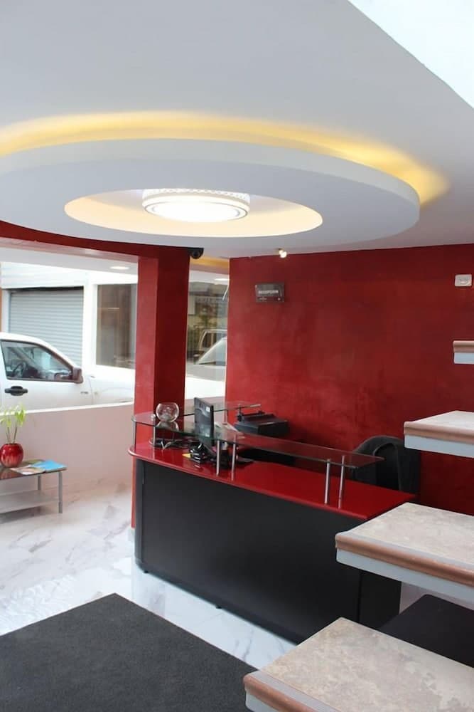 Saint Thomas, Reception