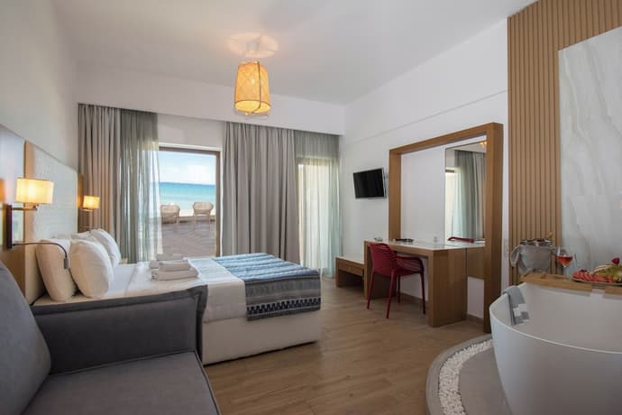 Yianna Caravel Suites "by Checkin" adults only