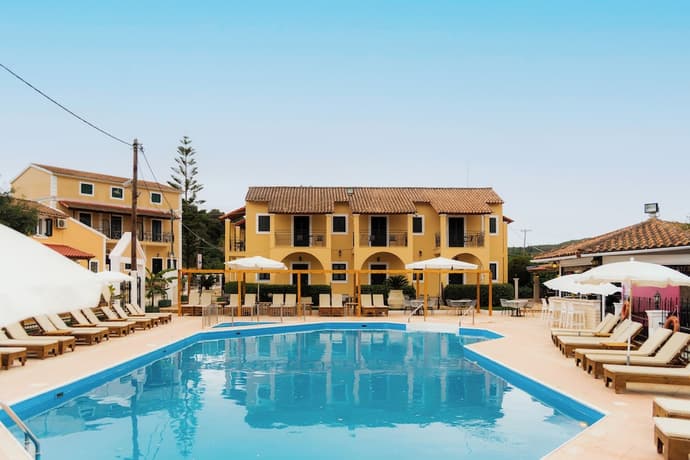 Oula maisonettes, Primary image