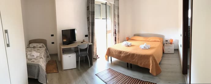 Raxul Room, Primary image