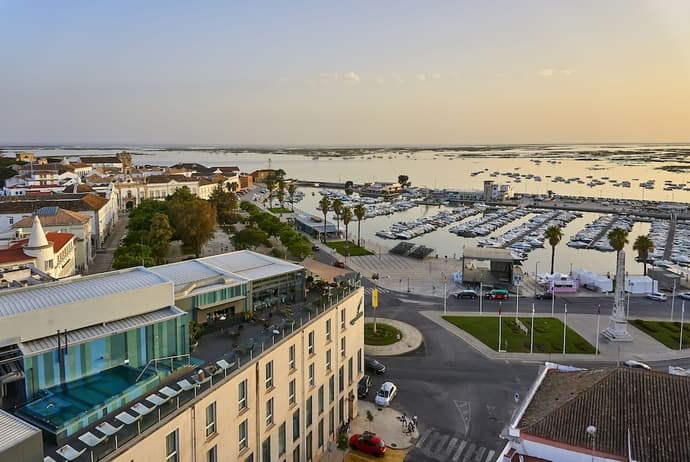 Occidental Faro, Primary image