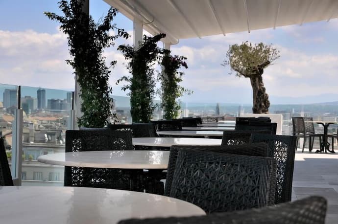 Grand Hotel Oriente, Primary image