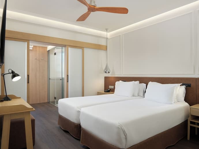 H10 Universitat Hotel