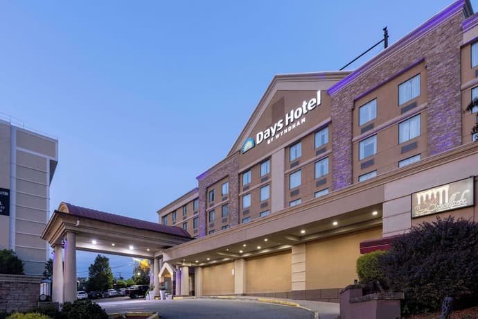Days Hotel by Wyndham North Bergen /NYC Area