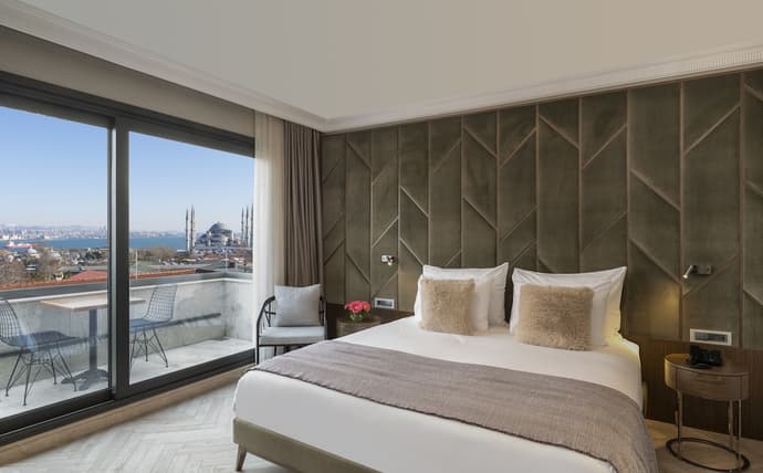 Hotel Nena, Primary image