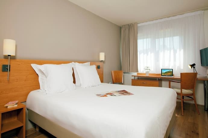 Séjours & Affaires Poitiers Lamartine, Primary image