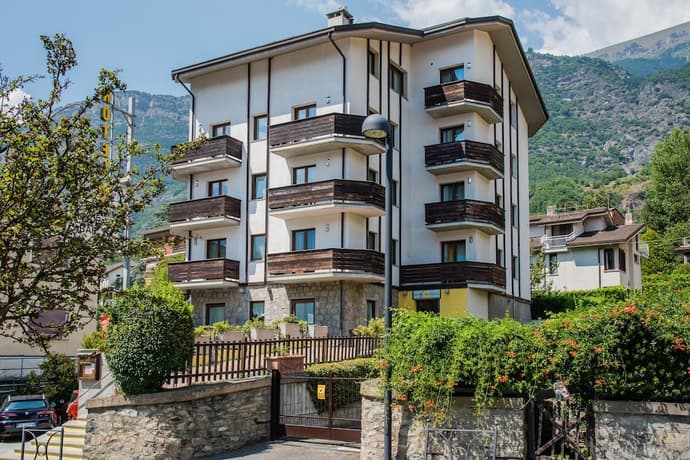 Hotel Au Soleil, Primary image