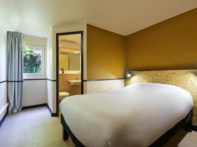 greet Hotel Villeneuve La Garenne