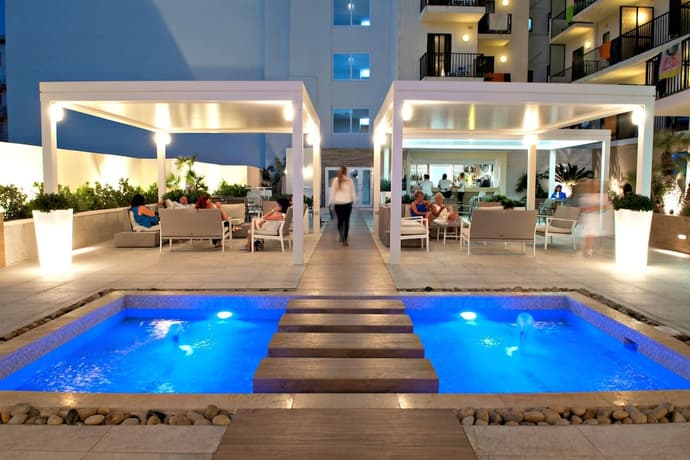 Hotel Santana, Primary image