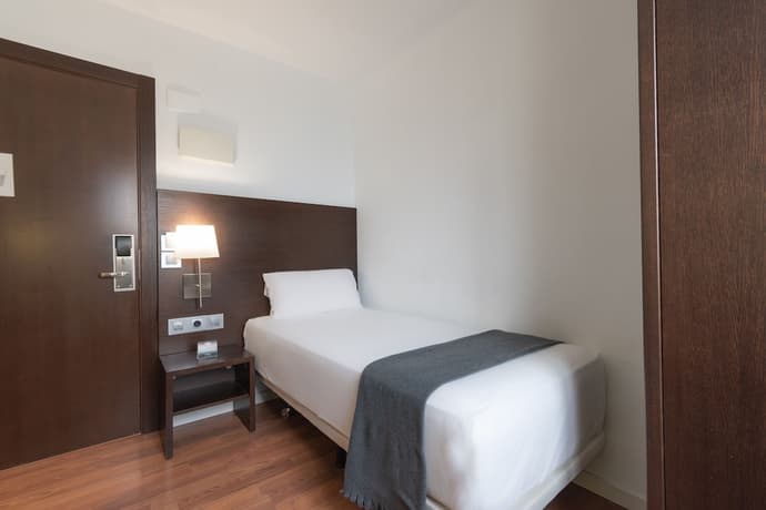 Alda Zaragoza Independencia, Room