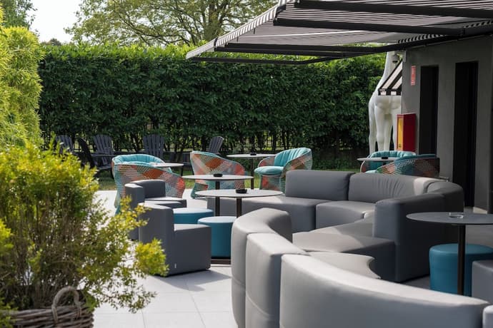 The Aries Hotel, Primary image