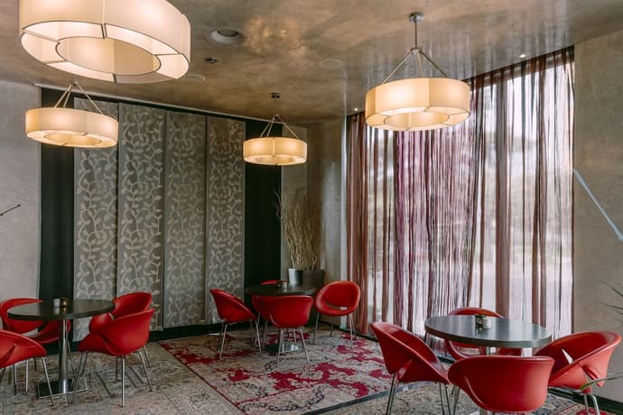 Hotel Cosmopolitan, Primary image