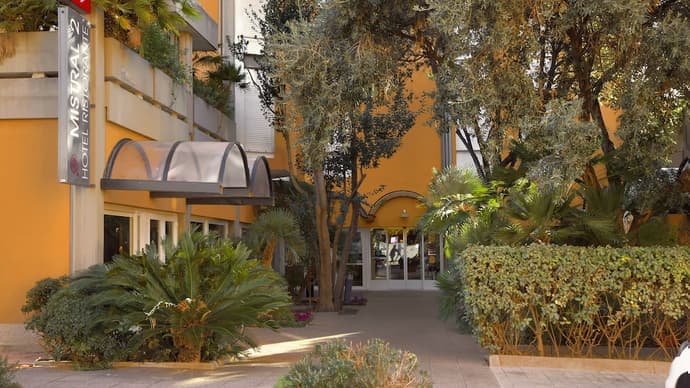 Hotel Mistral 2, Primary image