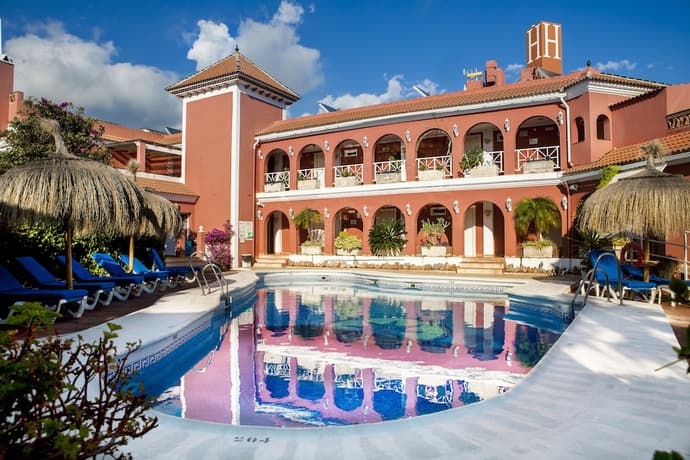 Hotel Los Arcos, Primary image