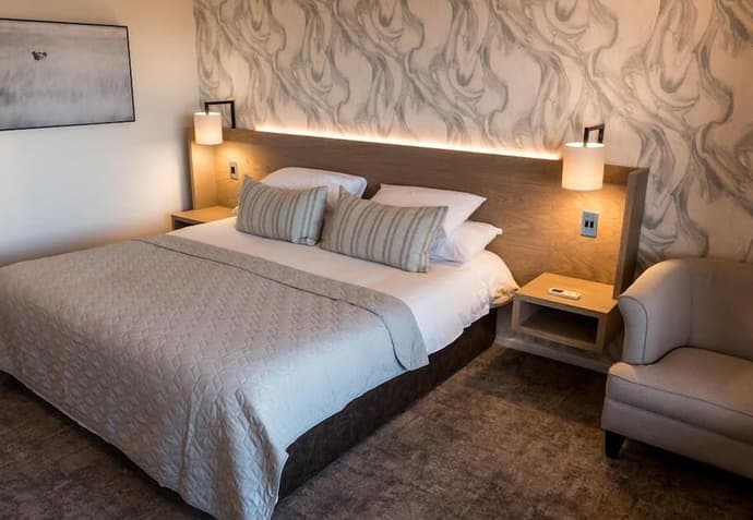 The Kelway Hotel, Primary image