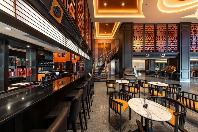 Manhattan Bangkok, Primary image