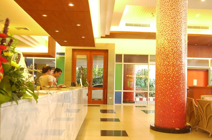 Long Beach Cha-Am Hotel, Reception