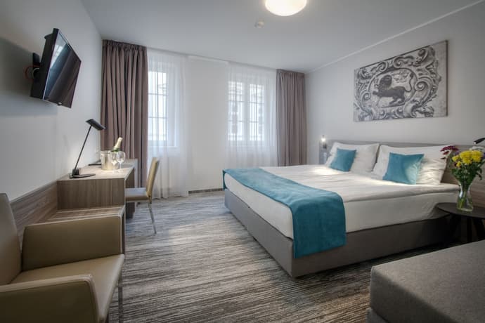 Hotel Pav, Primary image