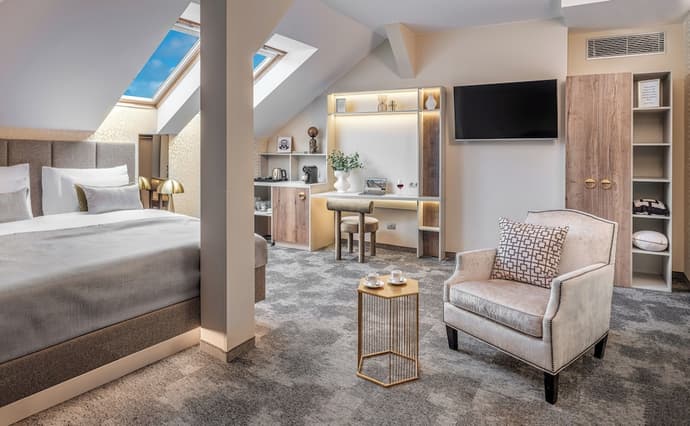 Maestro by Adrez, Primary image