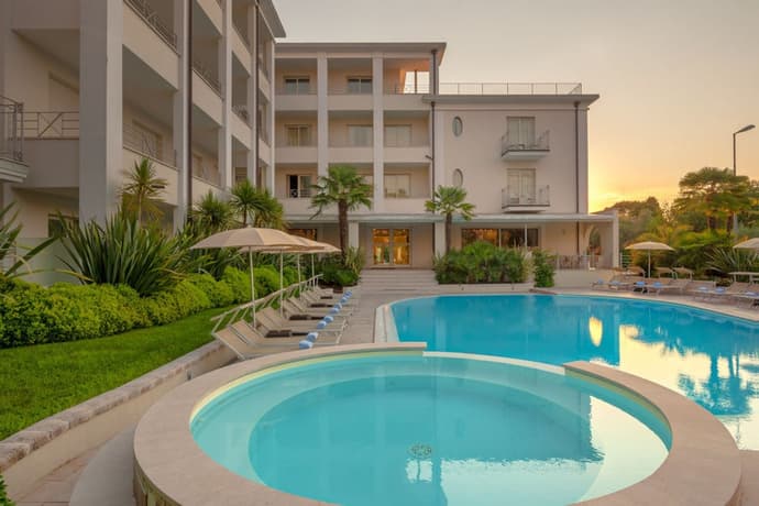 Hotel Nazionale, Primary image