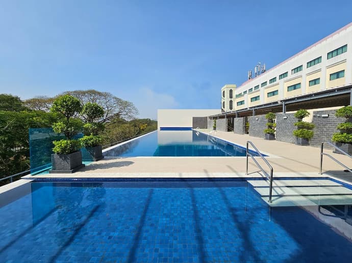 Summit Parkview, Primary image