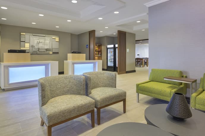 Holiday Inn Express & Suites North Bay by IHG, Lobby