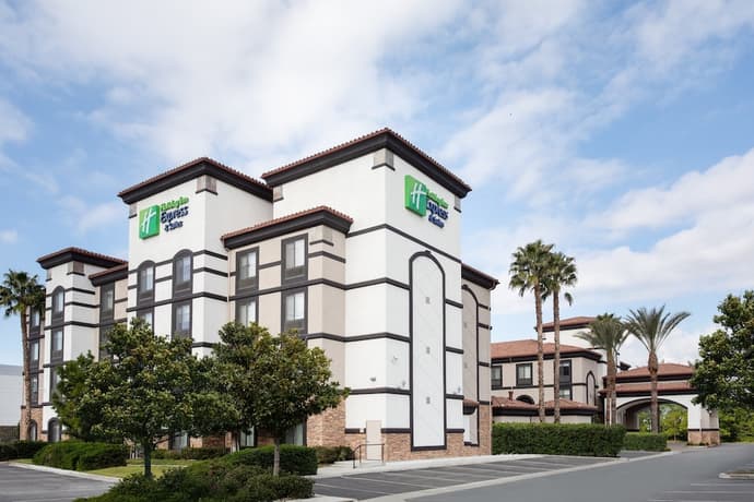 Holiday Inn Express and Suites Ontario Airport by IHG