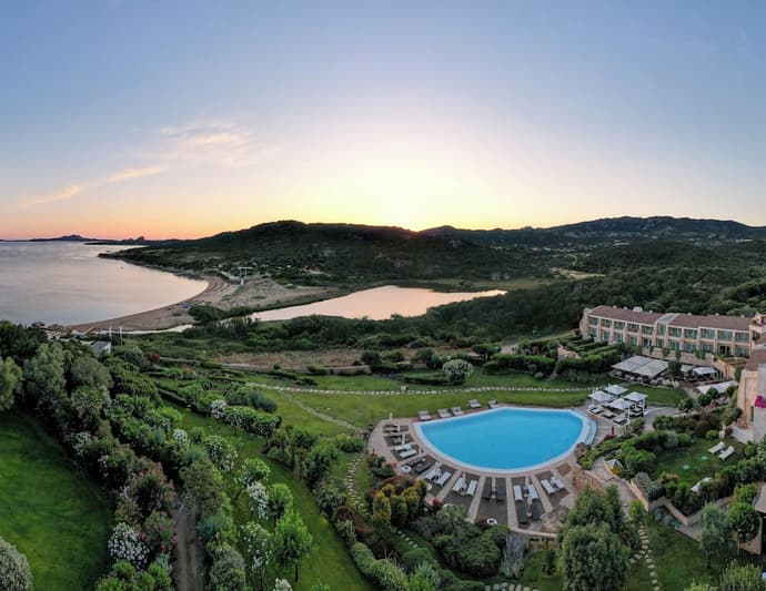 L'Ea Bianca Luxury Resort