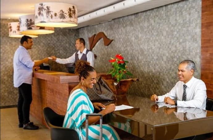 San Marino Suite Hotel, Reception